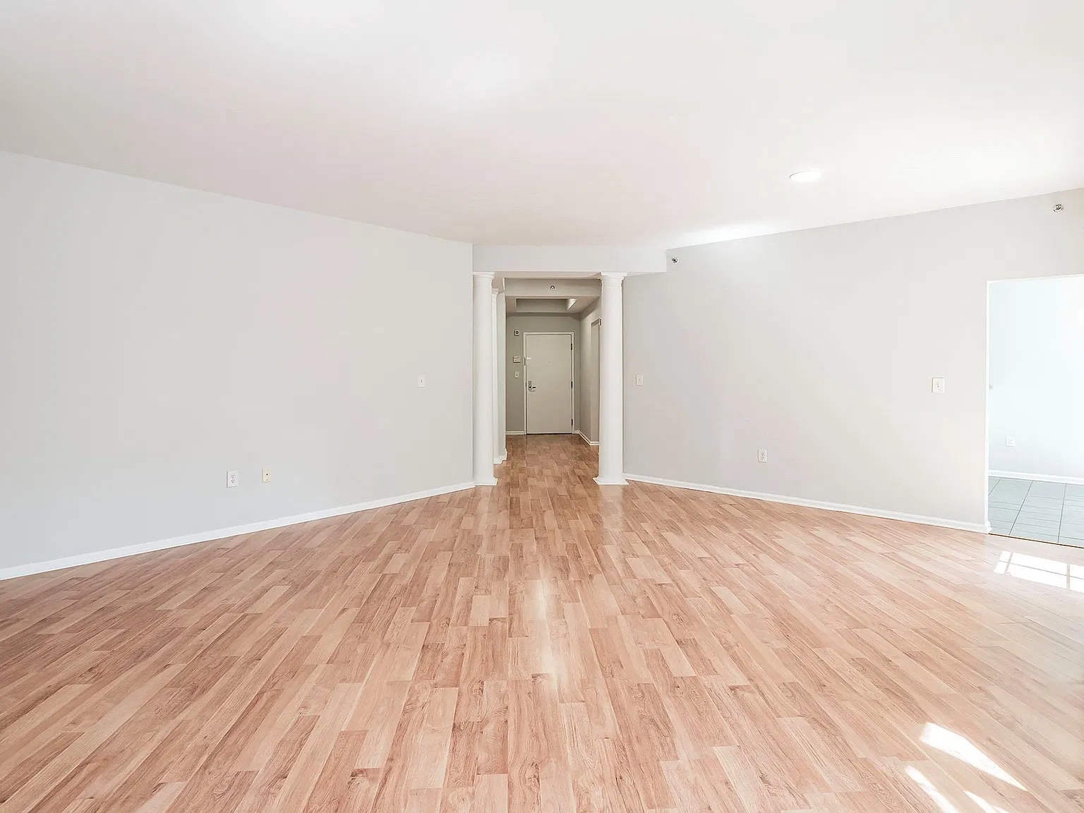 4 Constellation Pl — Photo 3