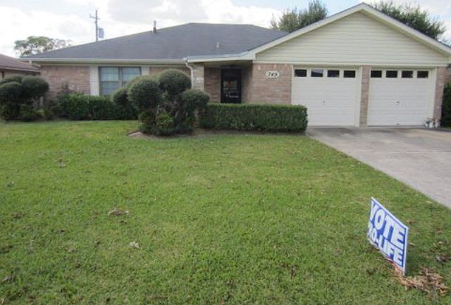 1st image of 749 Sierra Dr