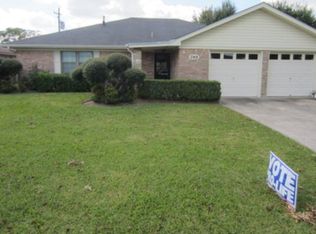 749 Sierra Dr, Port Neches, TX 77651