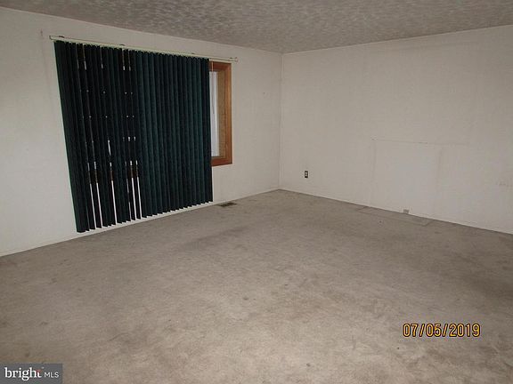 3rd image of 450 Ingram Ct
