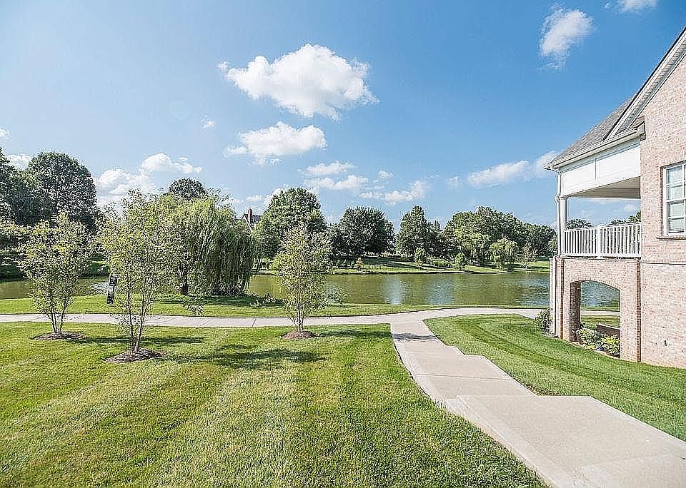 View of side/patio/porch