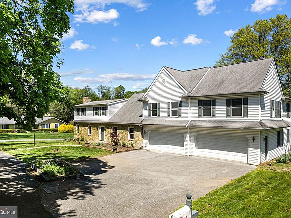 2nd image of 18 Mount Airy Dr