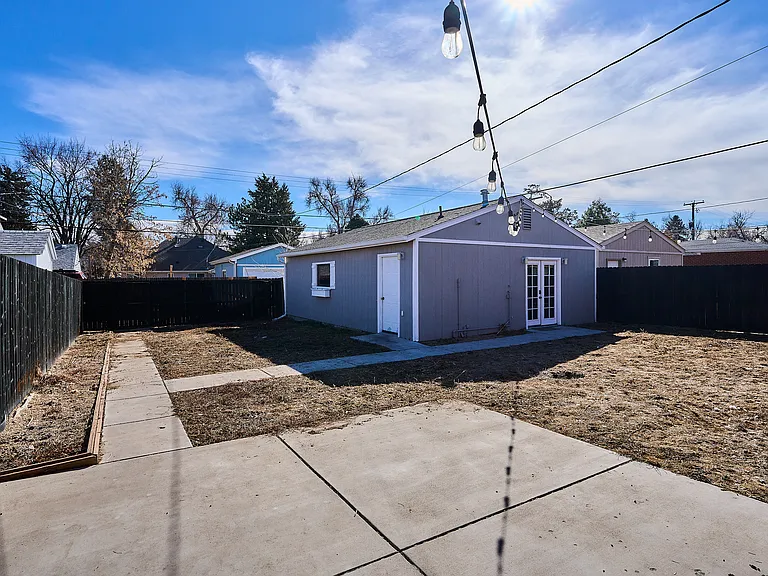 1680 N Syracuse St — Photo 18