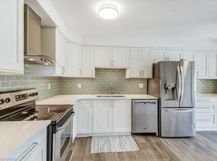 Bentley Place, Hamilton, ON L8P 3K6