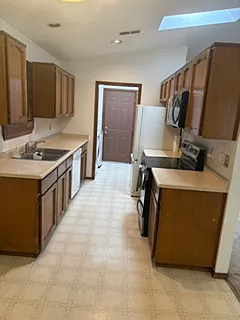 10600 Towne Park Dr NE — Photo 25