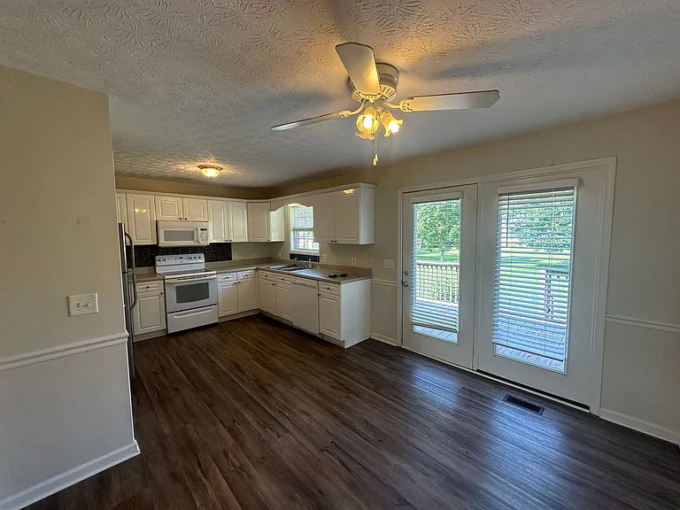3222 Briarhill Ct — Photo 12