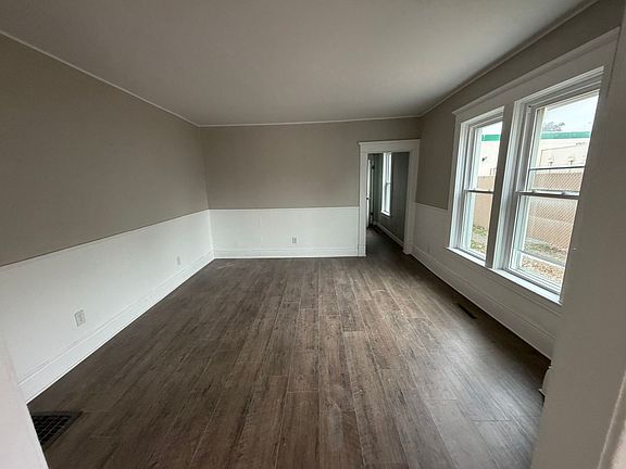 5th image of 615 E Maumee St #617
