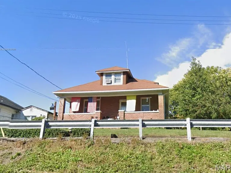 307 N Clinton St — Photo 1