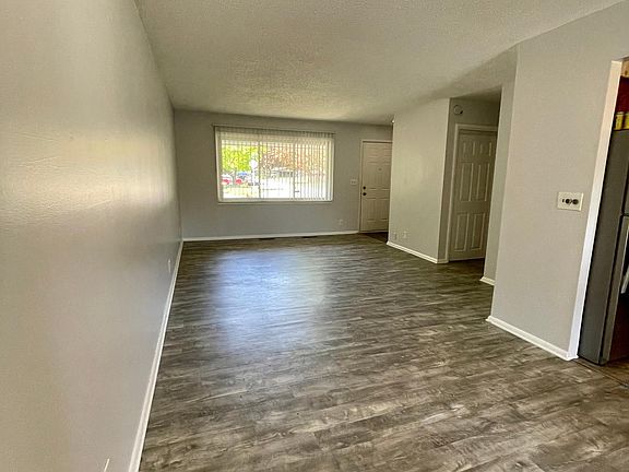 2nd image of 3701 Briarwood Dr