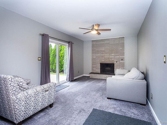 5th image of 15310 Irene St