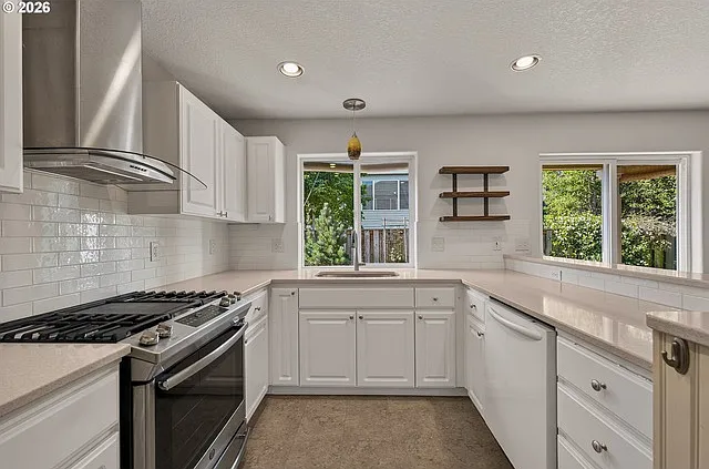 6022 NE Birch St — Photo 2