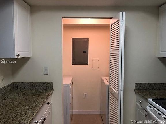 4th image of 19501 W Country Club Dr APT 2505