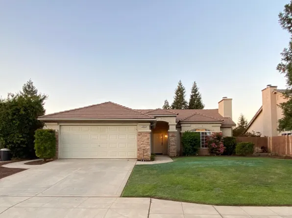 1921 Cromwell Ave, Clovis, CA 93611