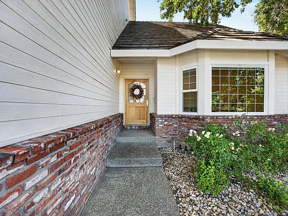 2nd image of 7636 Bridgeview Dr