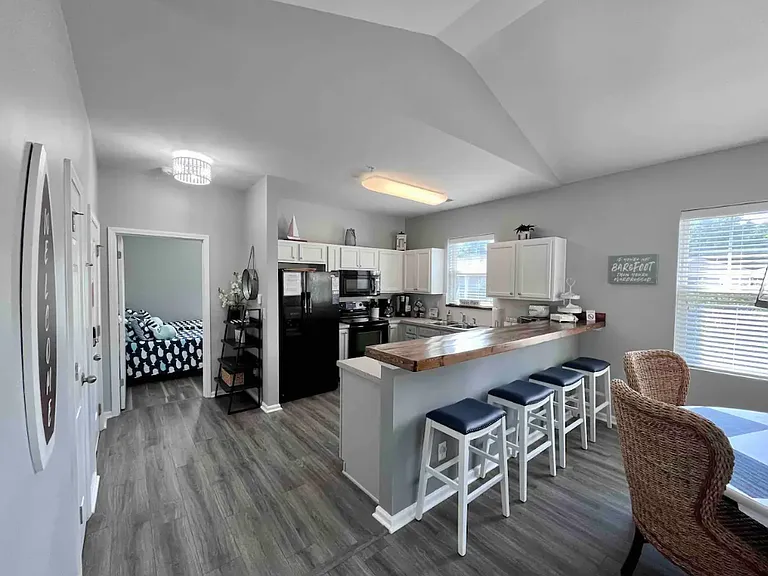 Plenty of space to snack and chat or sit for a meal with all six of you.