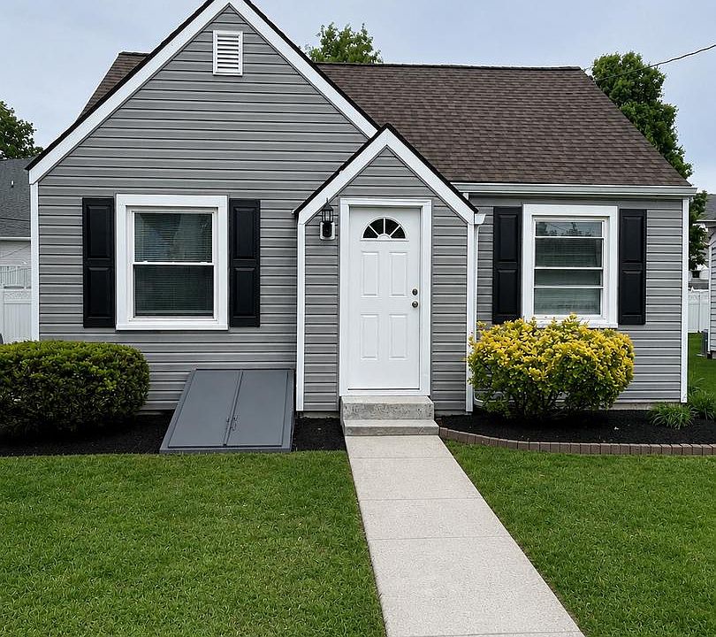 1st image of 105 Harding Ave