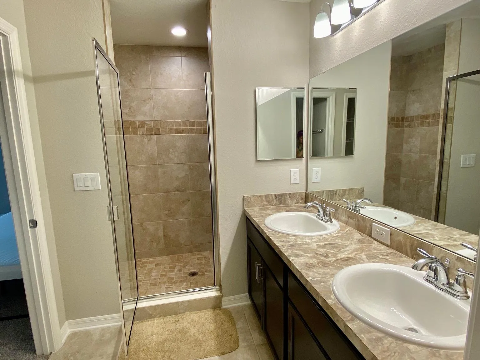 4 bed, 2.5 bath, 2097 sqft, $2,900 — Photo 3
