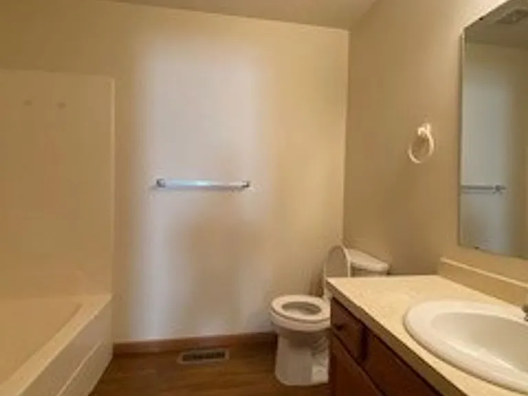 208 Stonewall Ct — Photo 13