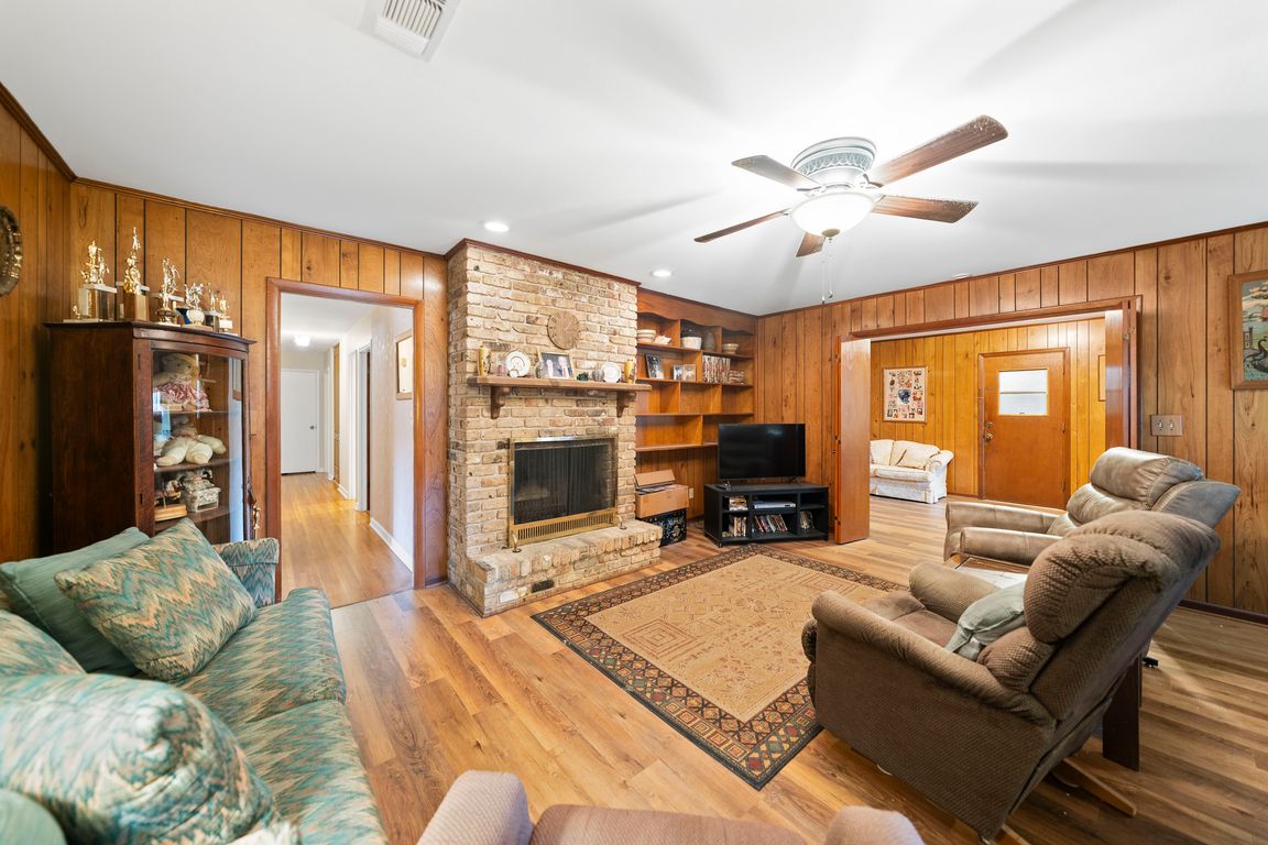 next background image