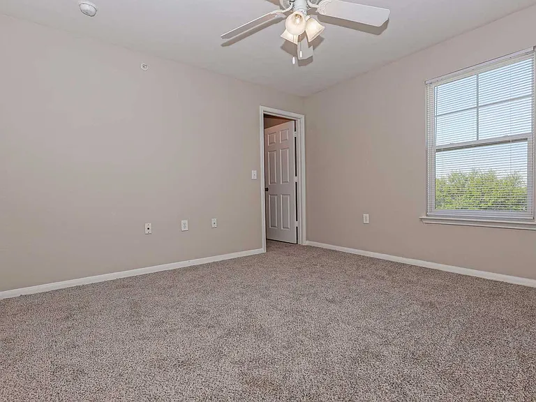 Worthington Point Apartments — Photo 76