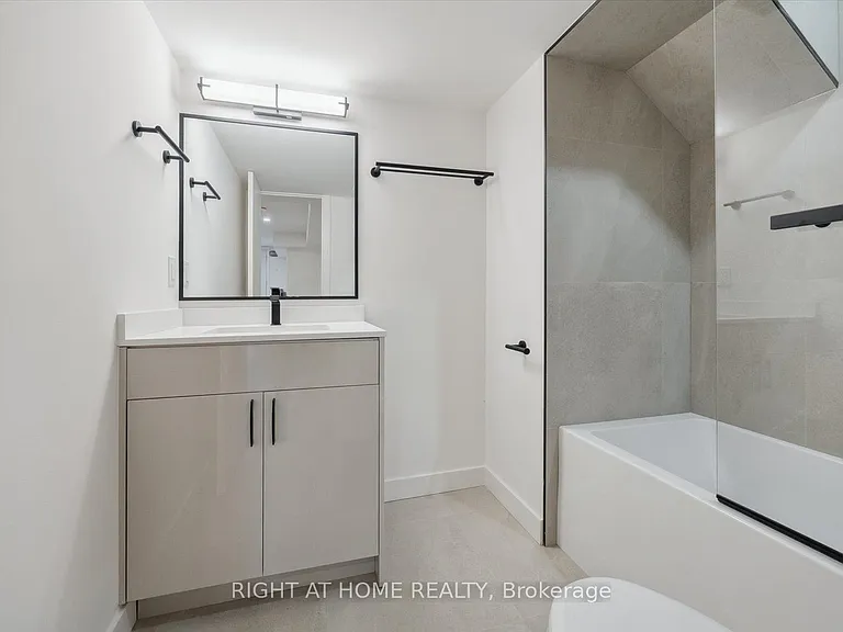 112 Walmer Rd #6 — Photo 7
