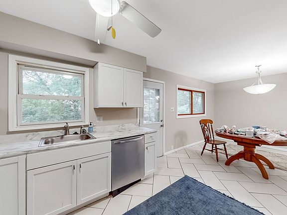 5th image of 717 Union Ave