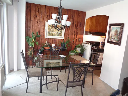 Sold by Thomas Lipovetsky, LREB | media 45