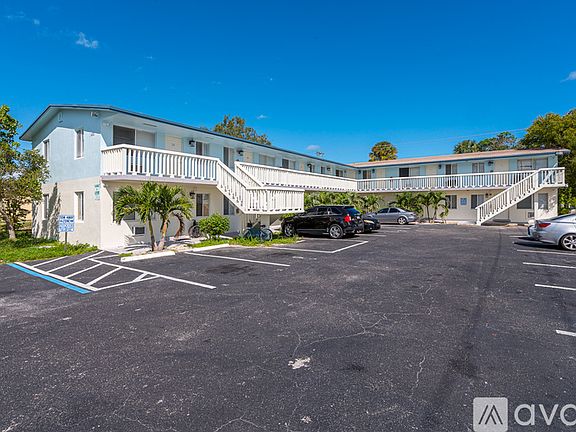 5th image of 1426 S North St APT 22