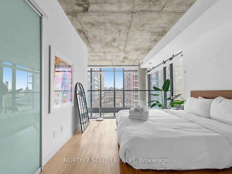 95 Bathurst St #225 — Photo 12