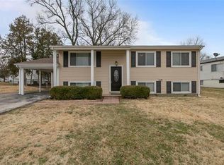 2934 Sprucewood Dr, Maryland Heights, MO 63043