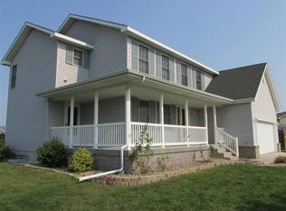 1311 Hillcrest Dr, Juniata, NE 68955