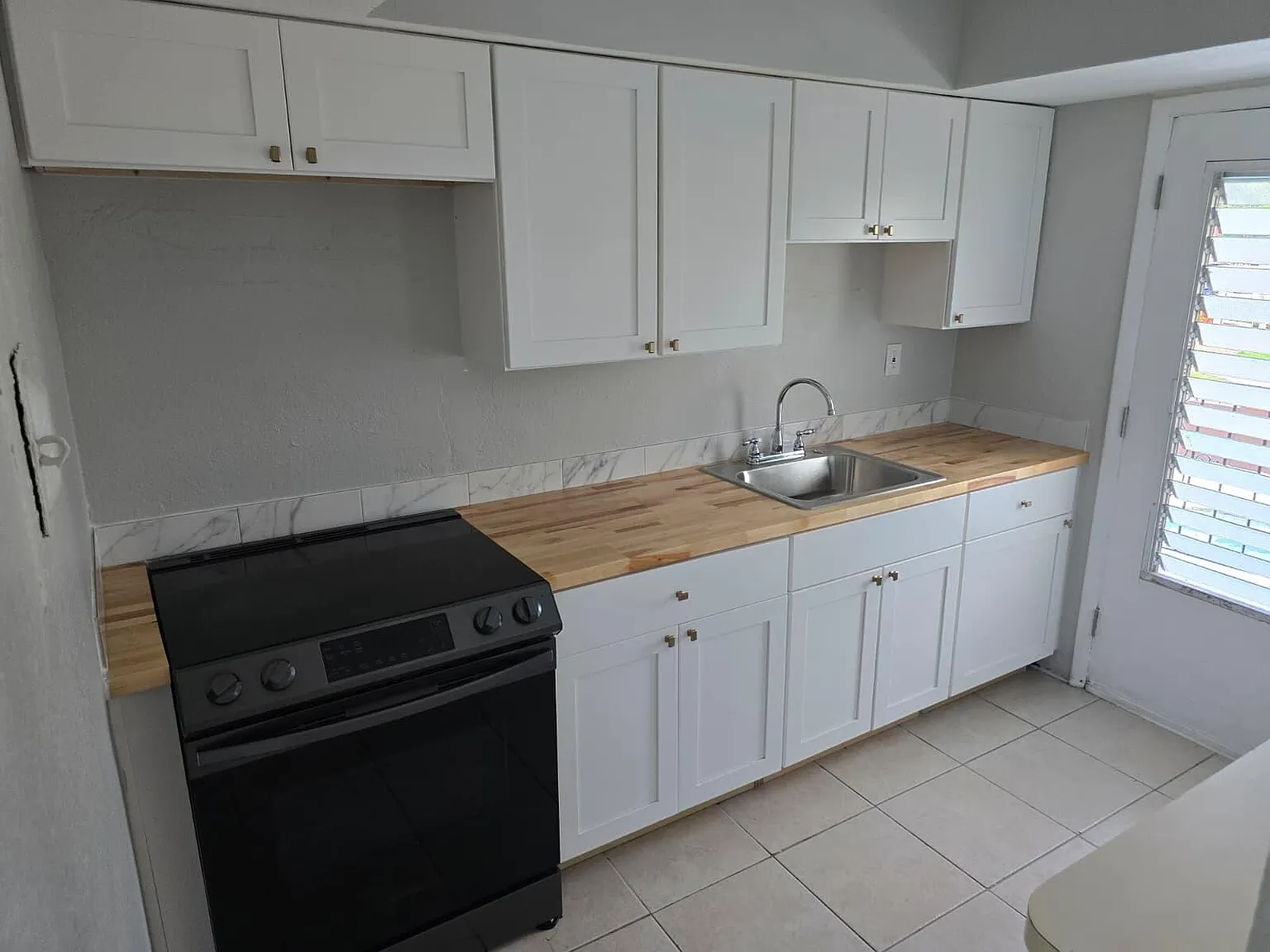 16 bed, 16.0 bath, 14513 sqft, $1,650 — Photo 3