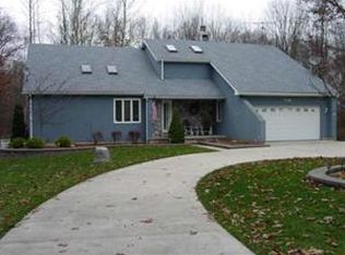 2780 Valley Heights Dr, Adrian, MI 49221