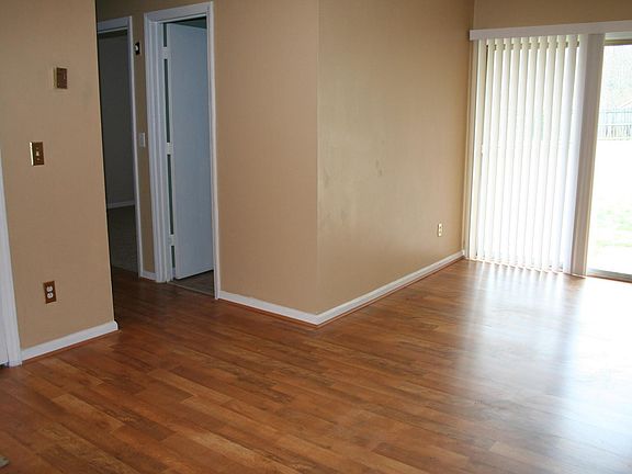 5th image of 6735 Woodwedge Dr