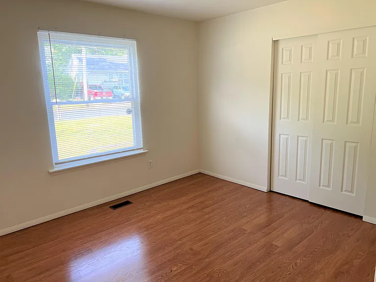 11 Woodland Rd — Photo 7