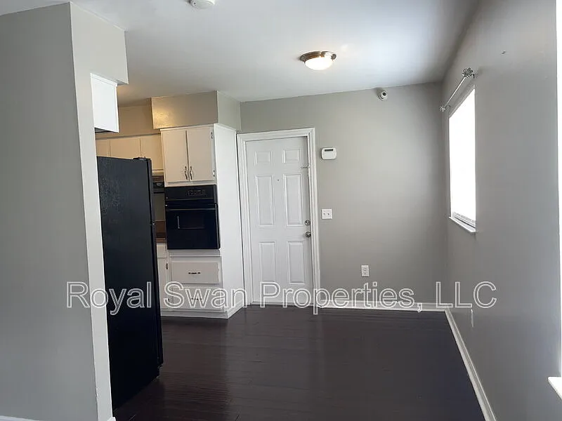 3 bed, 2.0 bath, 1446 sqft, $1,895 — Photo 4