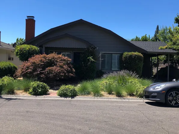 325 Orangewood Dr, Healdsburg, CA 95448