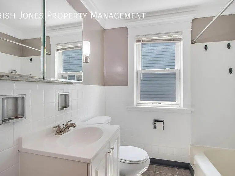 2518 Delaware Ave — Photo 11