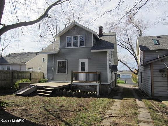5th image of 572 Crescent Dr