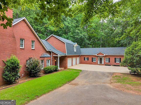 3rd image of 222 Newton Dr