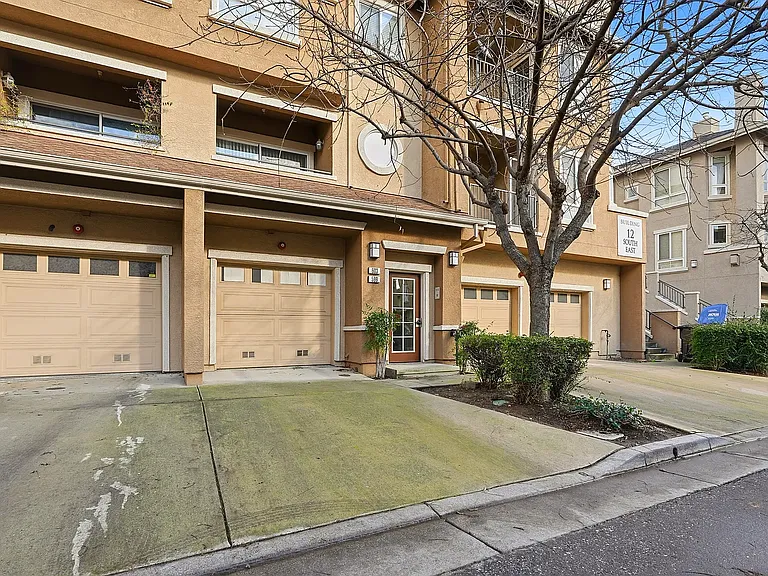 599 Marble Arch Ave — Photo 34