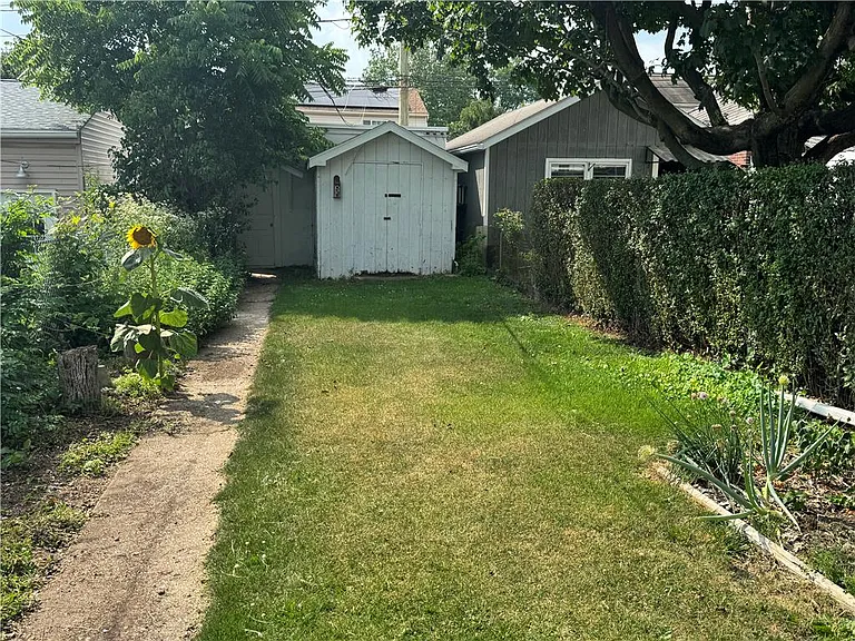 111 E Elm St — Photo 29