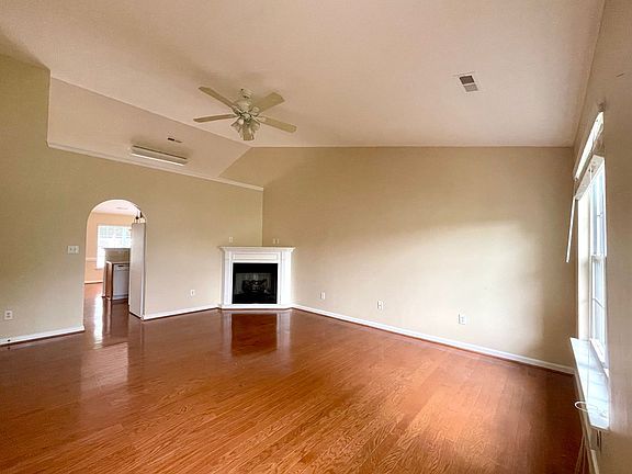 2nd image of 2962 Barksdale Dr