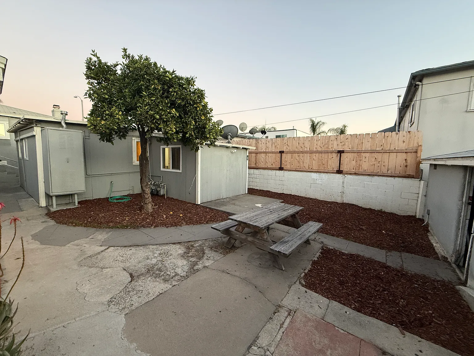 2 bed, 450 sqft, $2,099 — Photo 2