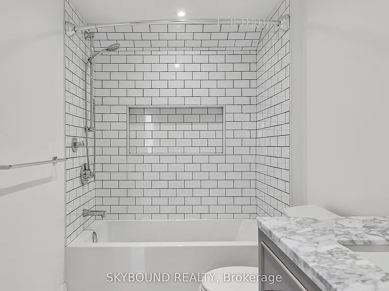 323 Mortimer Ave #B — Photo 23