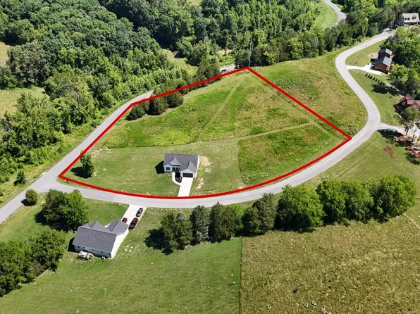 813 Clear Sail Way, Dandridge, TN 37725