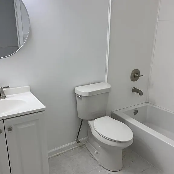 720 W Railroad St — Photo 2
