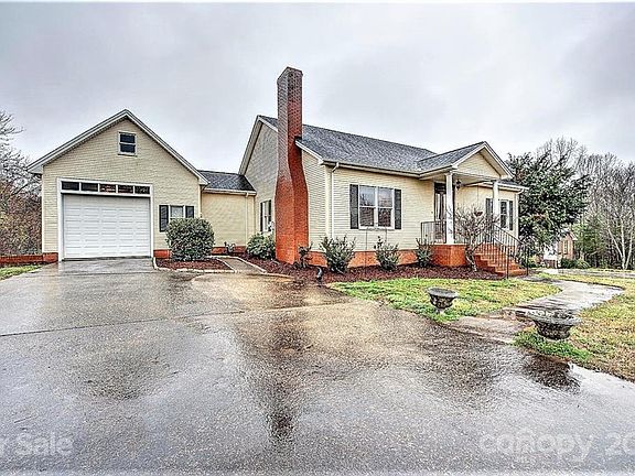 2nd image of 112 Pine Lake Dr
