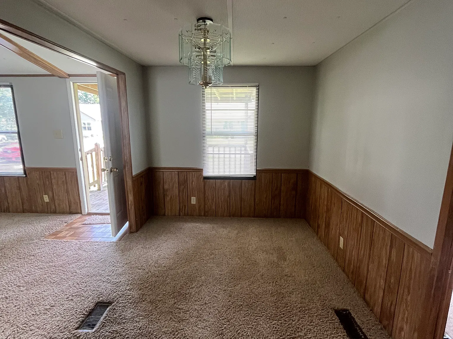 3 bed, 1152 sqft, $1,100 — Photo 3