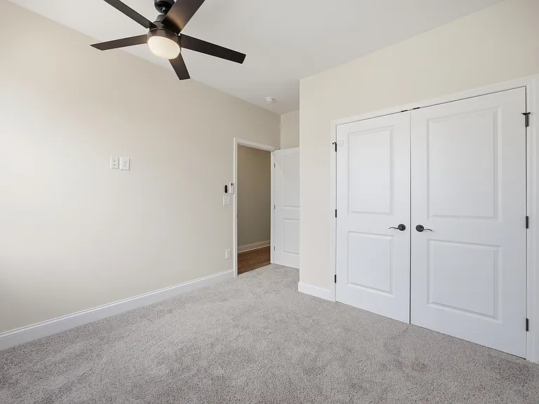 5706 Sofias Cir — Photo 24